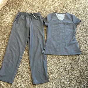 Jaanuu scrub set. Top XXS. Pants XS. Excellent condition.